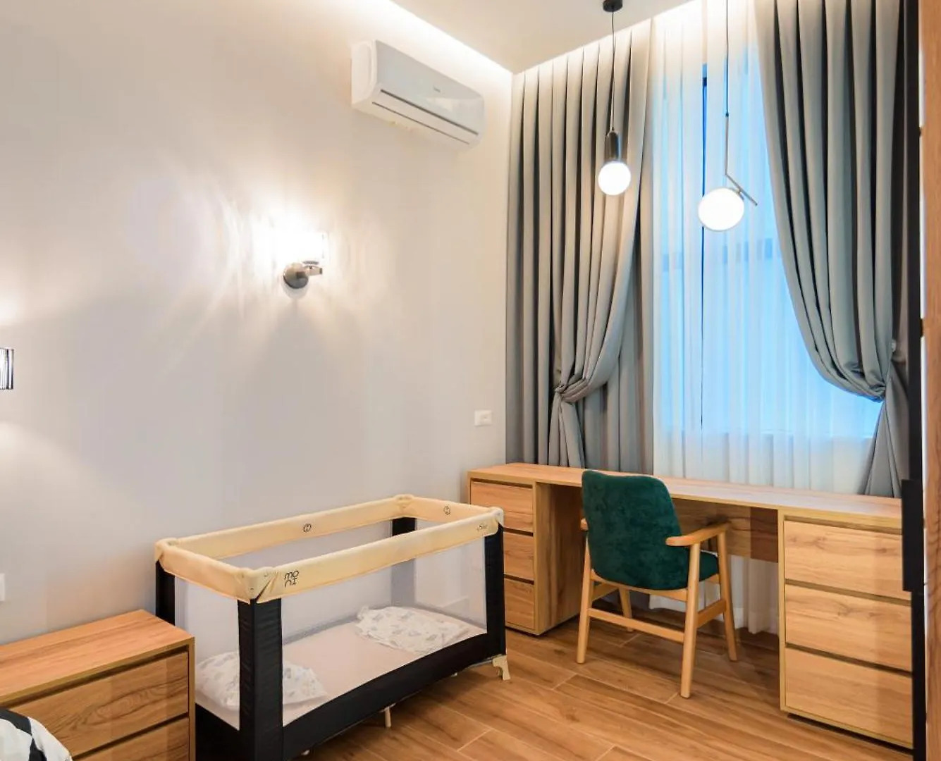 Lux Holidays Durrës Appartement